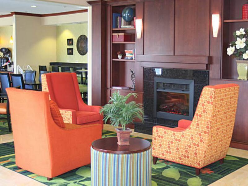 Fairfield Inn & Suites Kansas City Airport Exterior photo