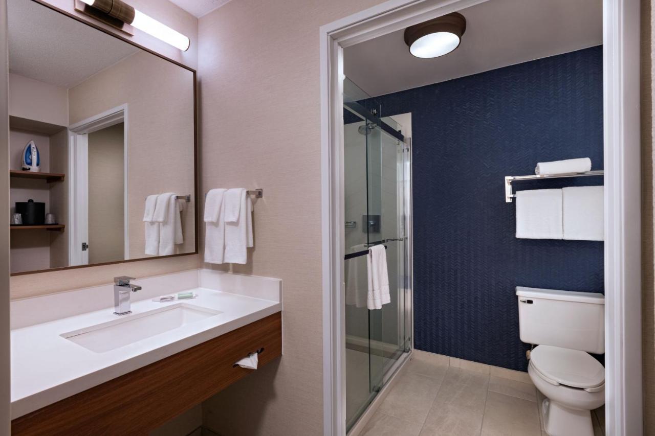 Fairfield Inn & Suites Kansas City Airport Exterior photo