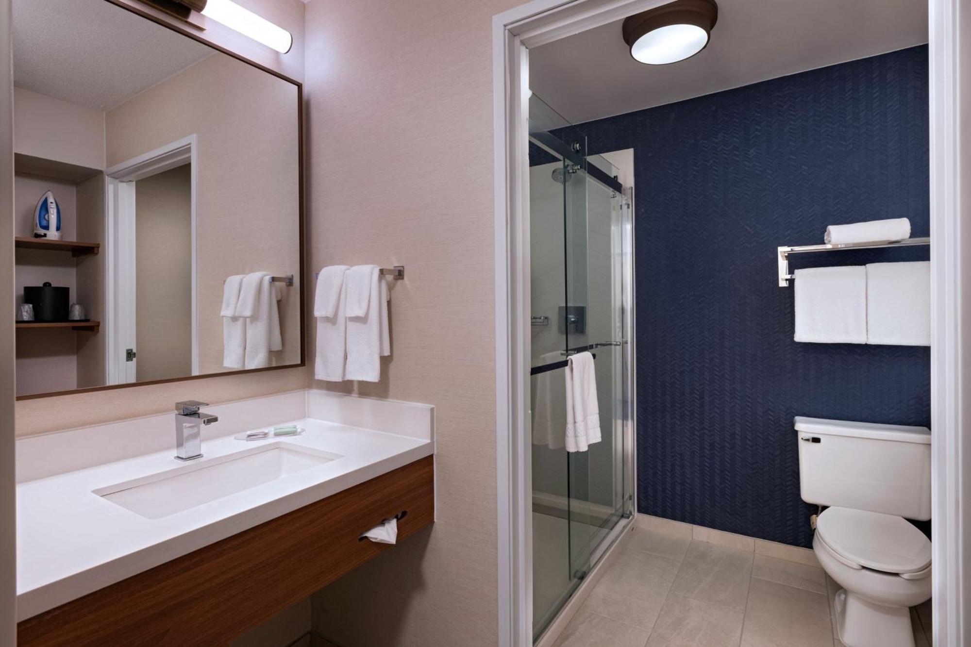 Fairfield Inn & Suites Kansas City Airport Exterior photo