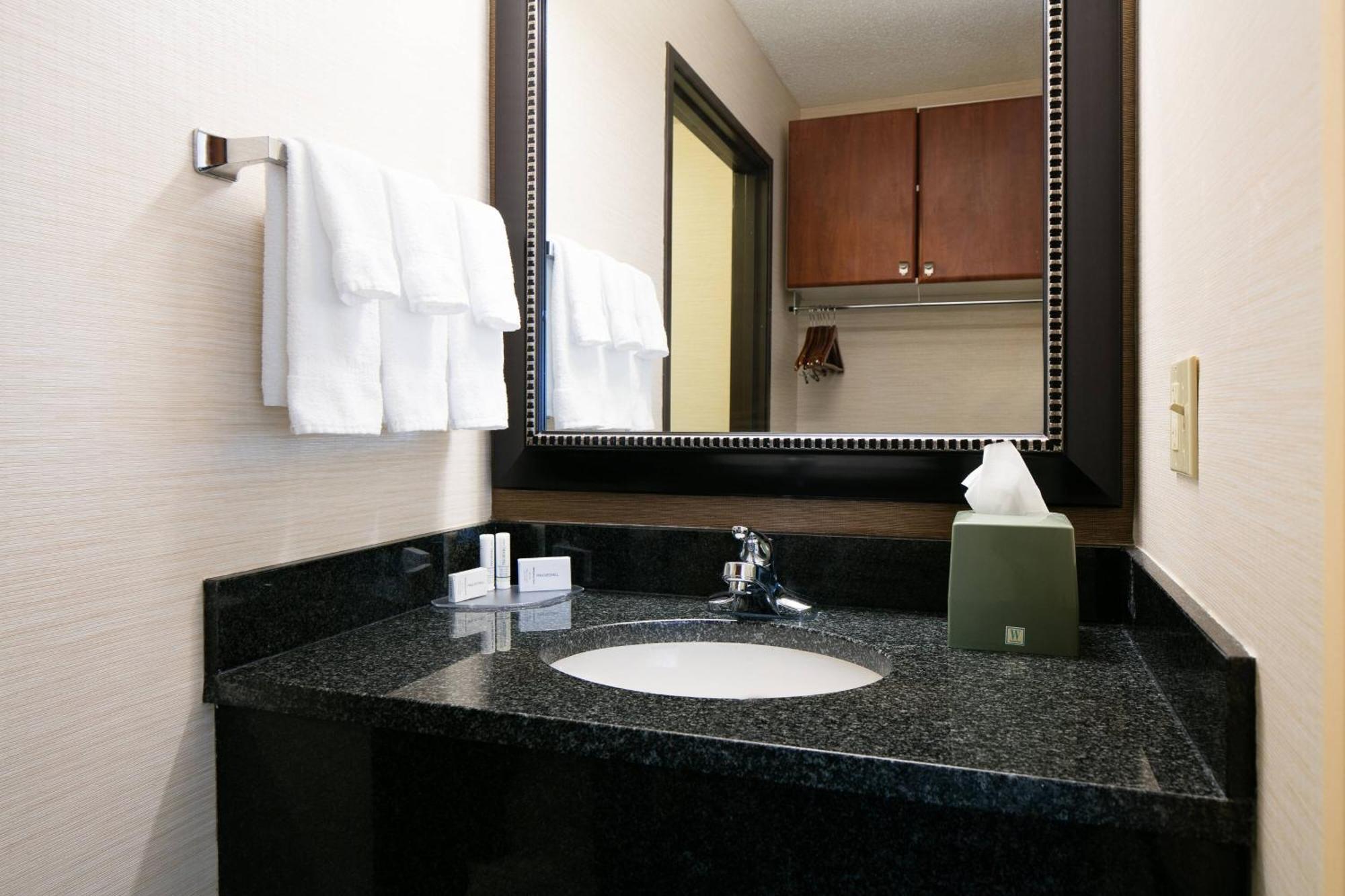 Fairfield Inn & Suites Kansas City Airport Exterior photo