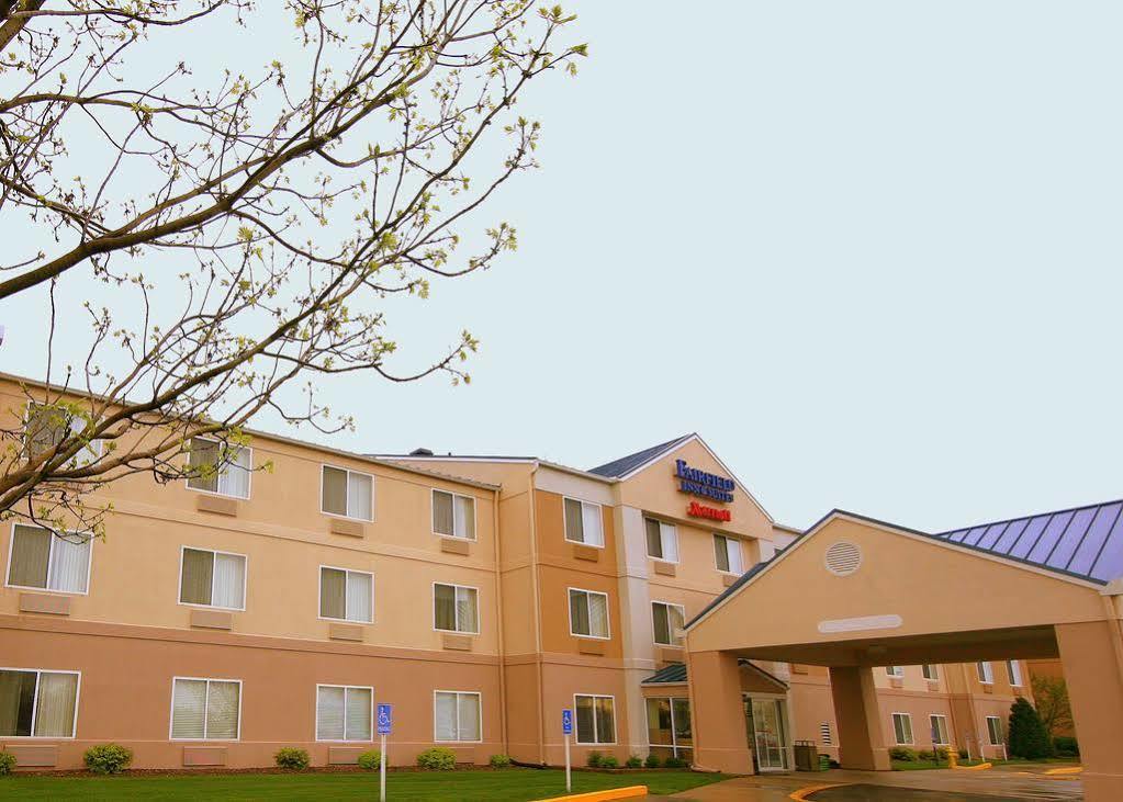 Fairfield Inn & Suites Kansas City Airport Exterior photo